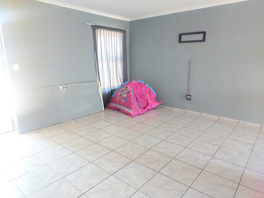 2 Bedroom Property for Sale in Moorreesburg Western Cape